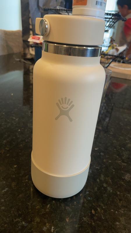 Customer photo for "Love this water bottle!"