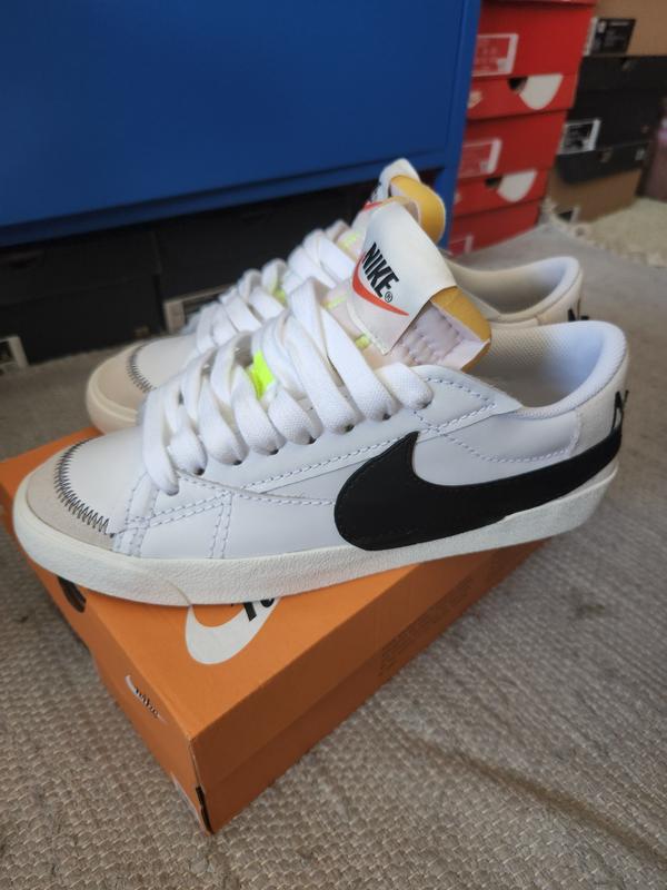 Review Thumbnail Image 0 218904271