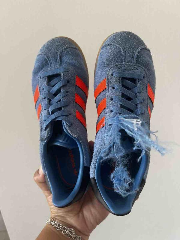 Customer photo for "Stylish but defective"