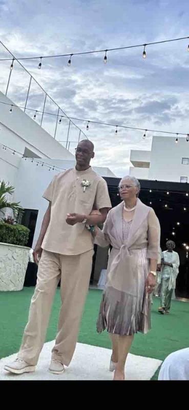 Review Thumbnail Image 0 248908668