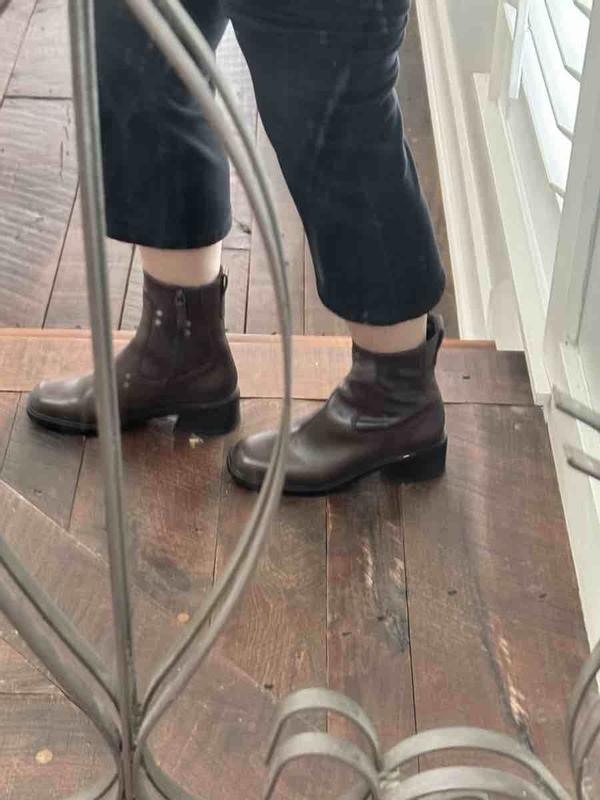 Customer photo for "Uncomfortable"