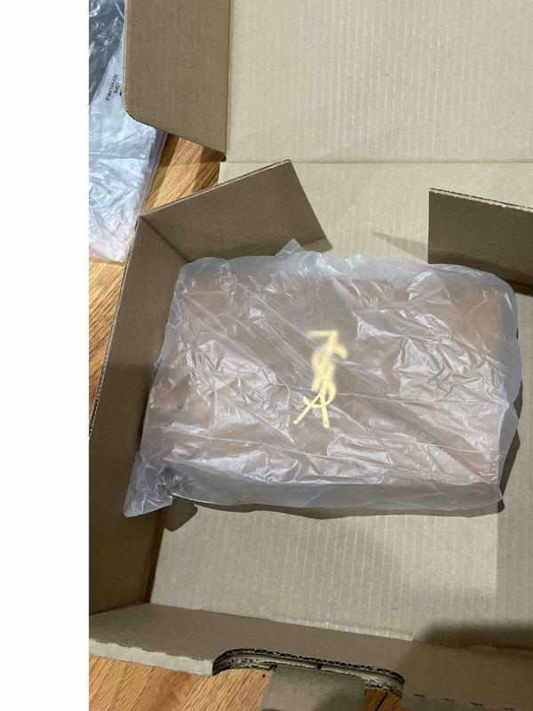 Customer photo for "looks fake"