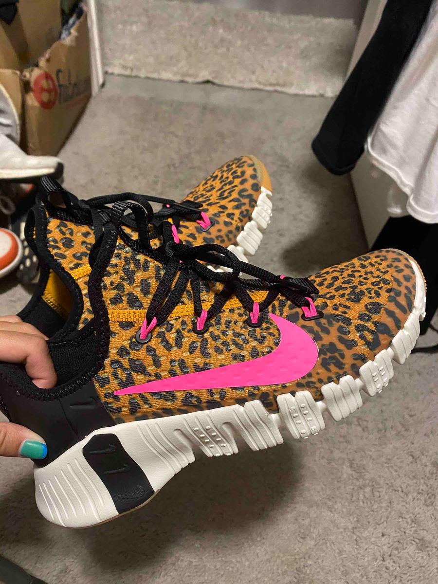 Review Thumbnail Image 0 198112011