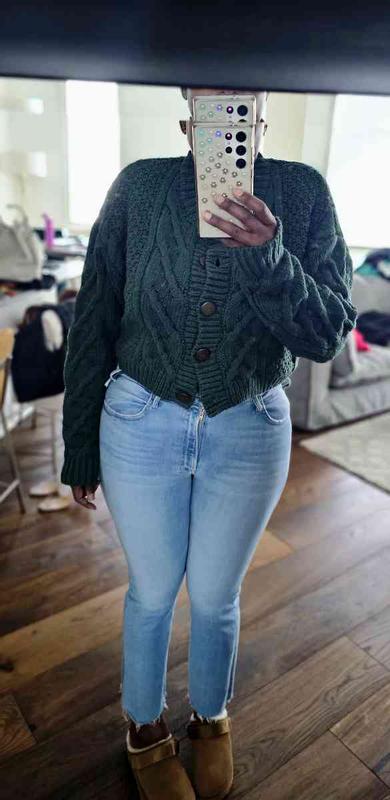 Customer photo for "Green Cozy Cable Knit 🤩"