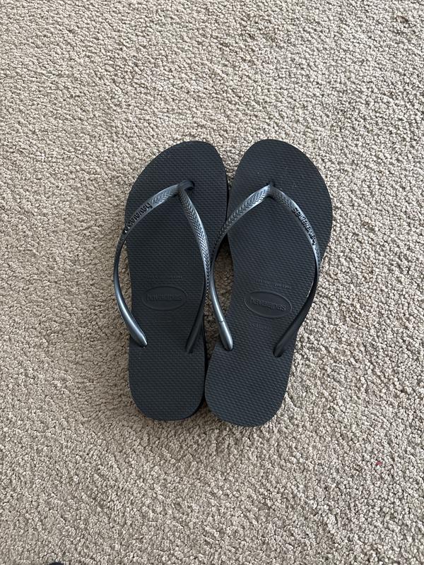 Customer photo for "Defect after a week of continuous wear."