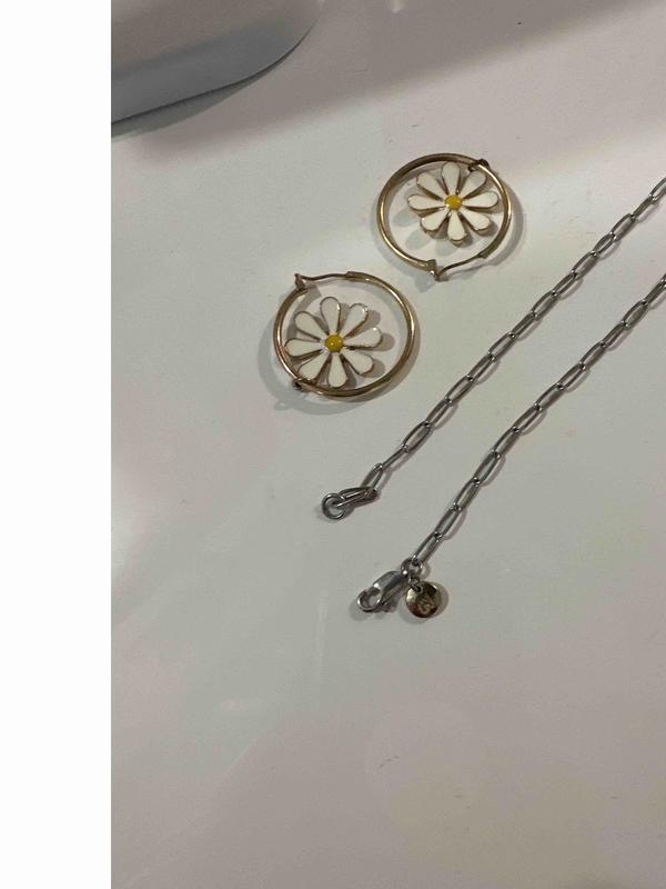Customer photo for "gold is gone within two weeks"