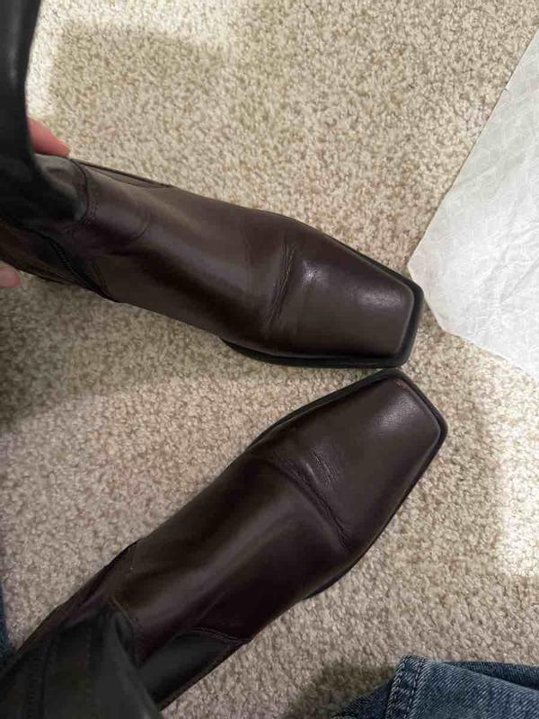 Customer photo for "sent a fake product?"