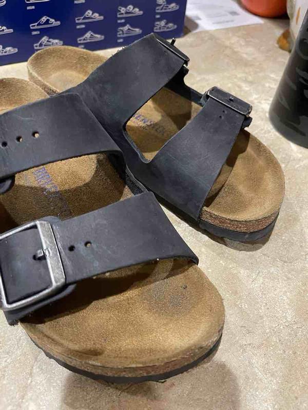 Customer photo for "received used product"