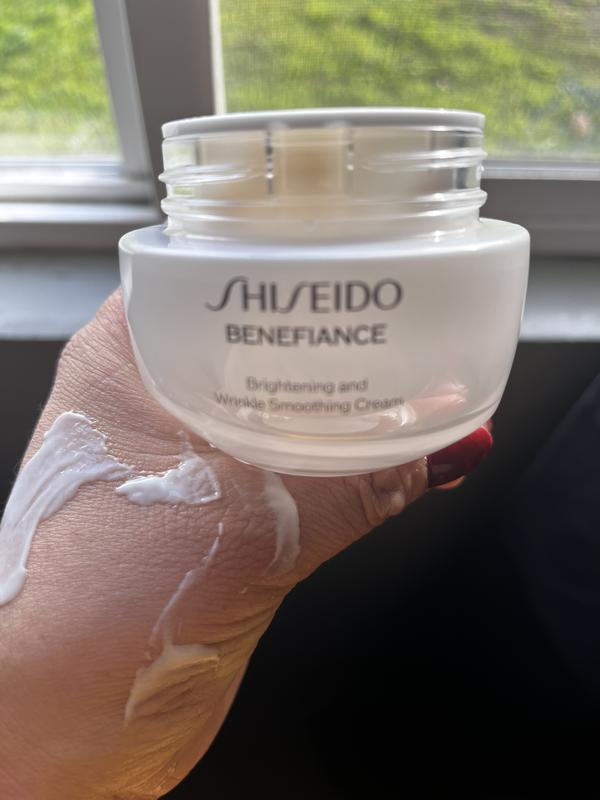 Customer photo for "Excellent hydration and wrinkle reduction"