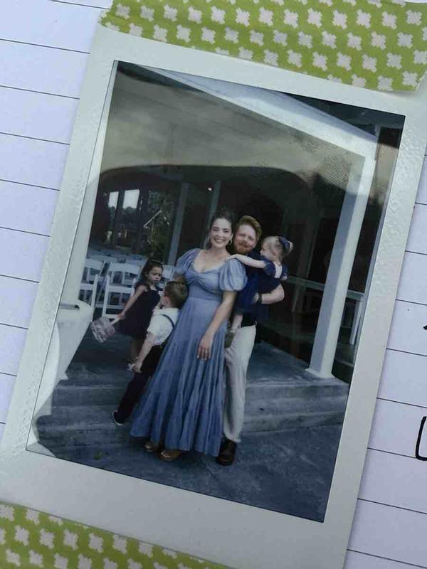 nice dress, sloppy sleeves