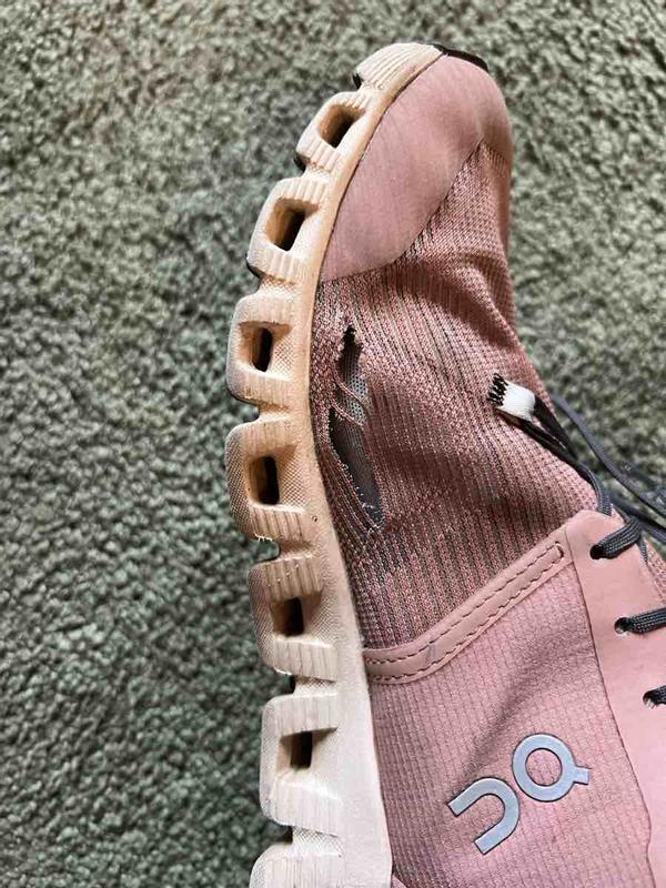 Wonderful shoe with Very short life span!