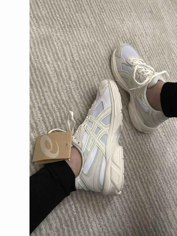 Customer photo for "comfortable and stylish"