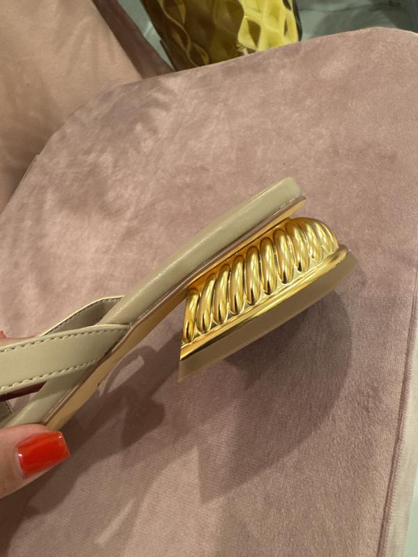 Review Thumbnail Image 2 237943662