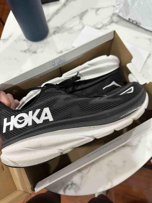 Customer photo for "They sent me used shoes?!"