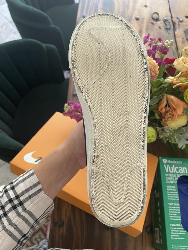 Customer photo for "I received shoes that have been worn"