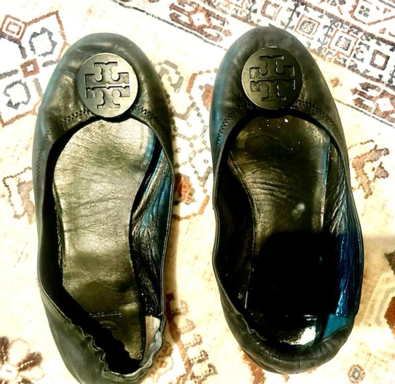 Customer photo for "DO NOT BUY if you have large feet!"