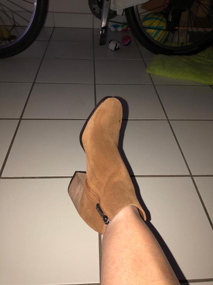 Customer photo for "BEAUTIFULL BOOTS"