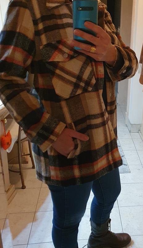 Review Thumbnail Image 0 214752622