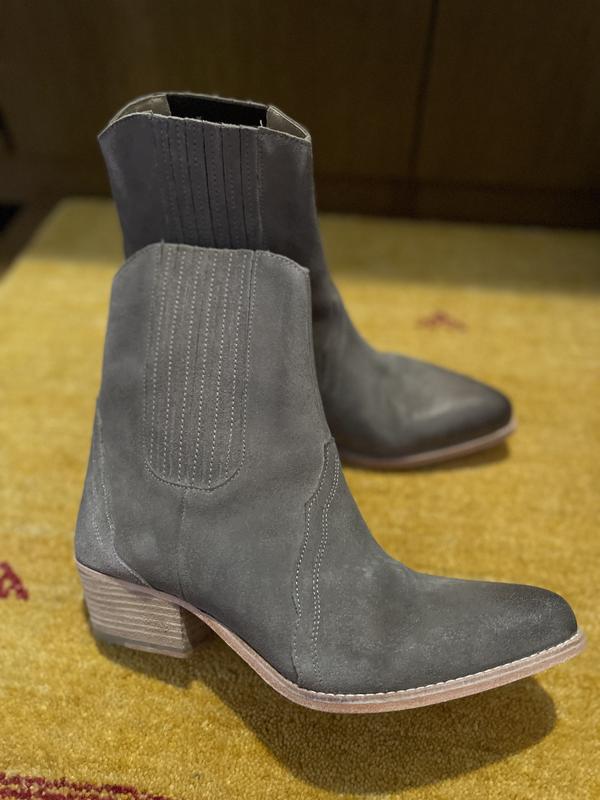 Customer photo for "Looks stylish"