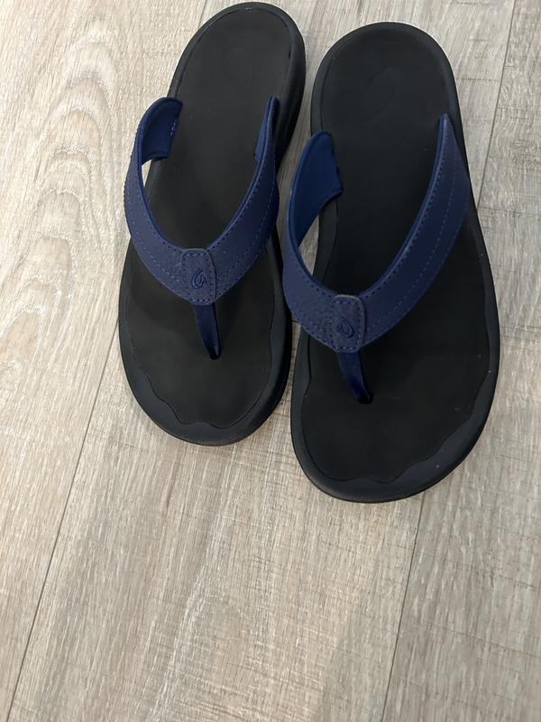 I have flat feet the arch support is wonderful.