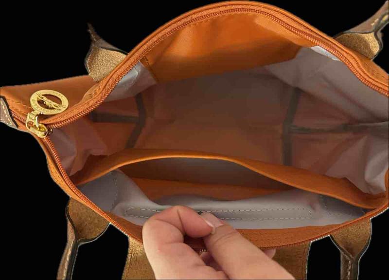 Stunning color combo! well made and easy to style