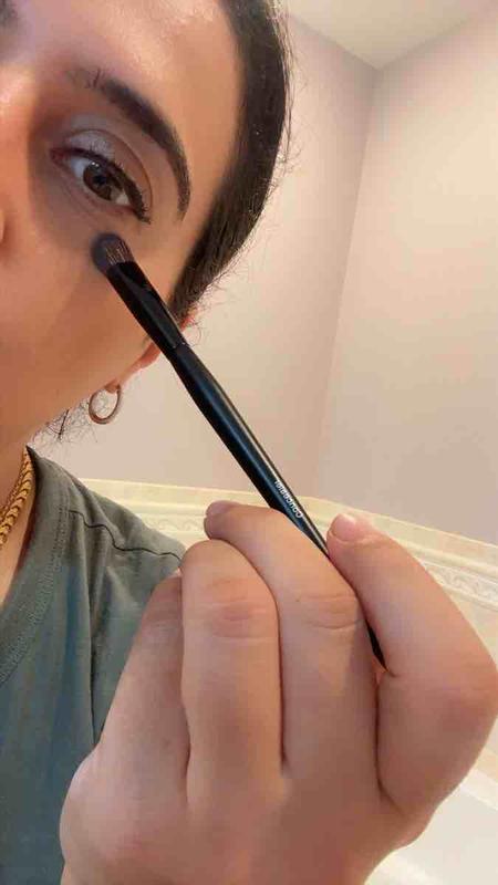 Customer photo for "Pretty Good BB Concealer Brush"