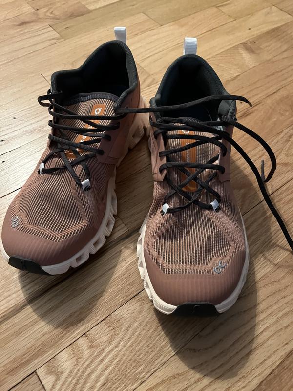 Customer photo for "Mismatched shoes"