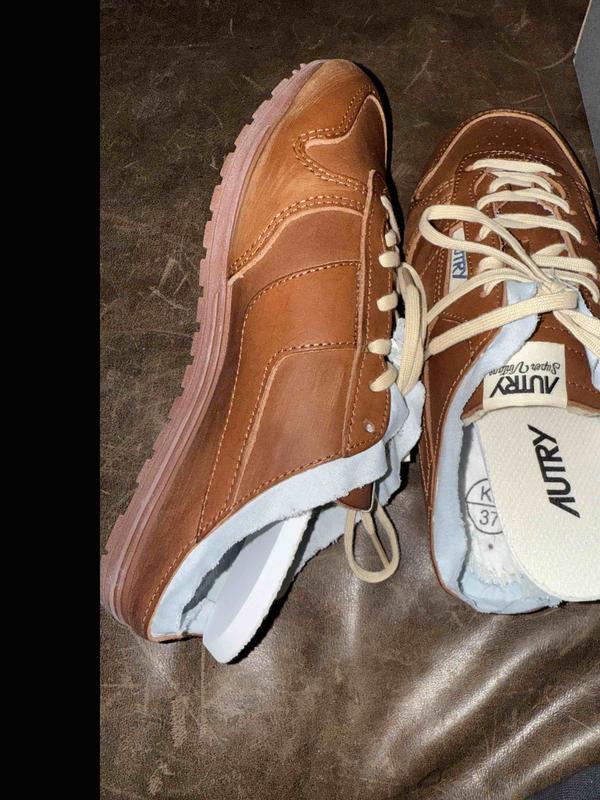 Review Thumbnail Image 0 249080421