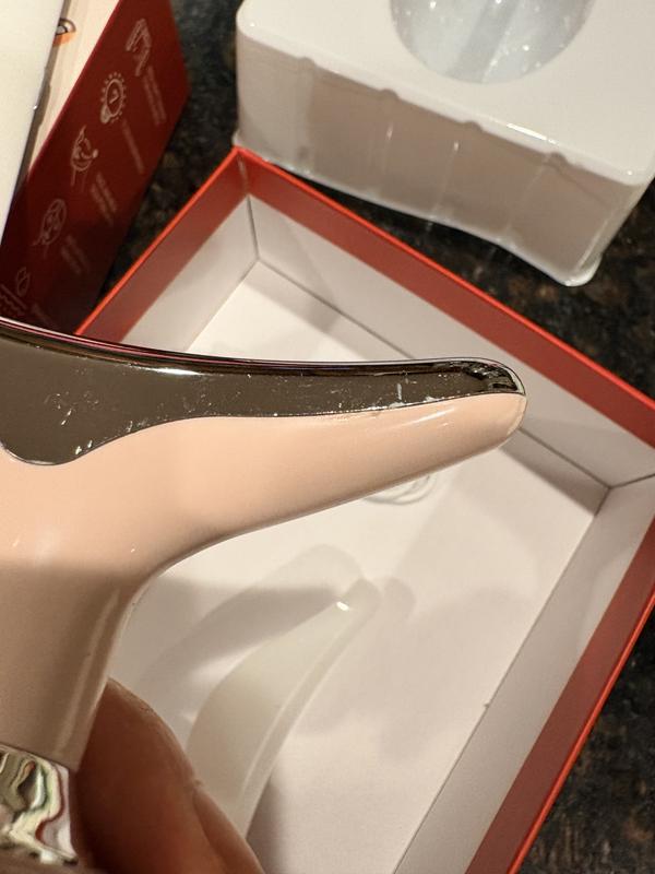 Customer photo for "Either it’s used or poor quality?"