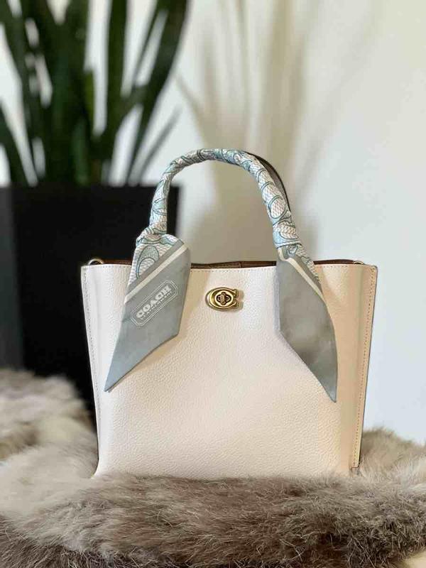 Review Thumbnail Image 0 216531497