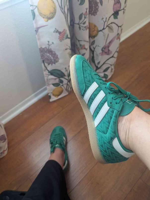 Green off white gold