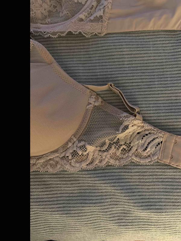 Customer photo for "terrible sizing"