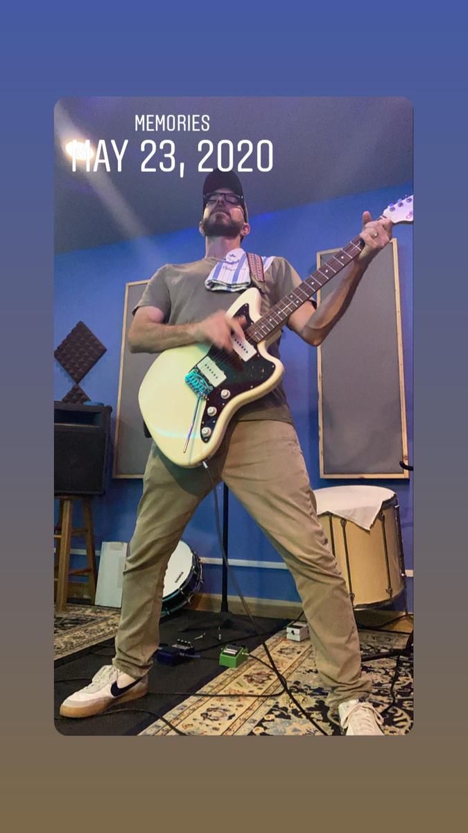 Review Thumbnail Image 0 196943491