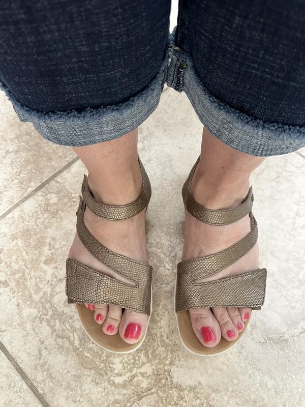 Review Thumbnail Image 0 225606831