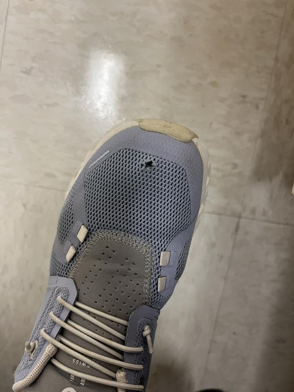 Customer photo for "after 1yr of barely using, the mesh broke"