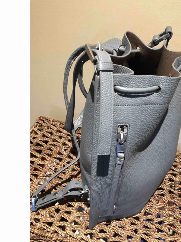 Customer photo for "lovely and functional bucket style bag"