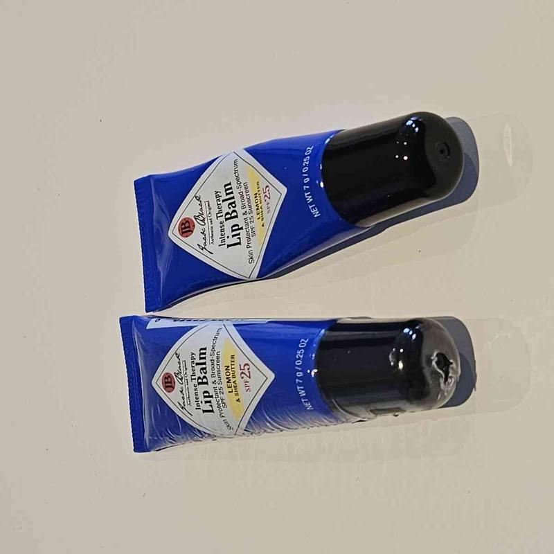 Customer photo for "Love the balm, not the lemon scent"