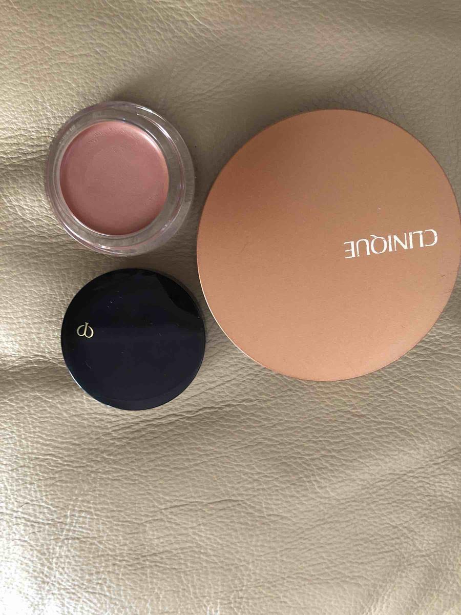 Customer photo for "Cle de peaute Cream blush"
