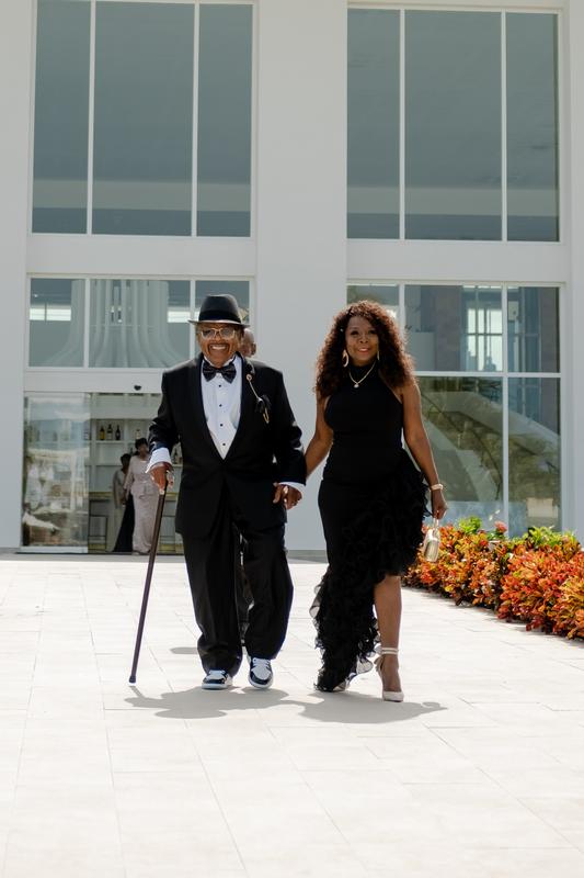 Review Thumbnail Image 1 235380655