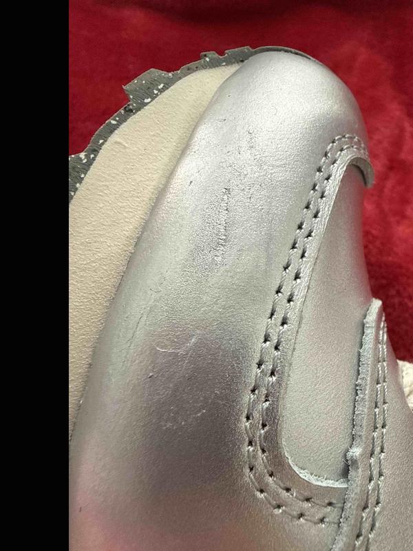 Customer photo for "Damaged"