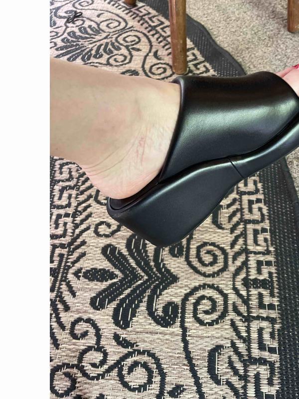 Review Thumbnail Image 0 225948376