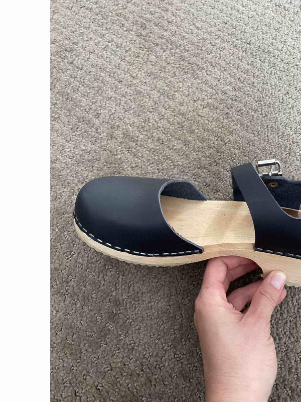 Customer photo for "not navy and no indent like picture"
