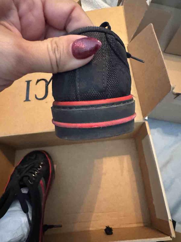 Customer photo for "received used shoes"