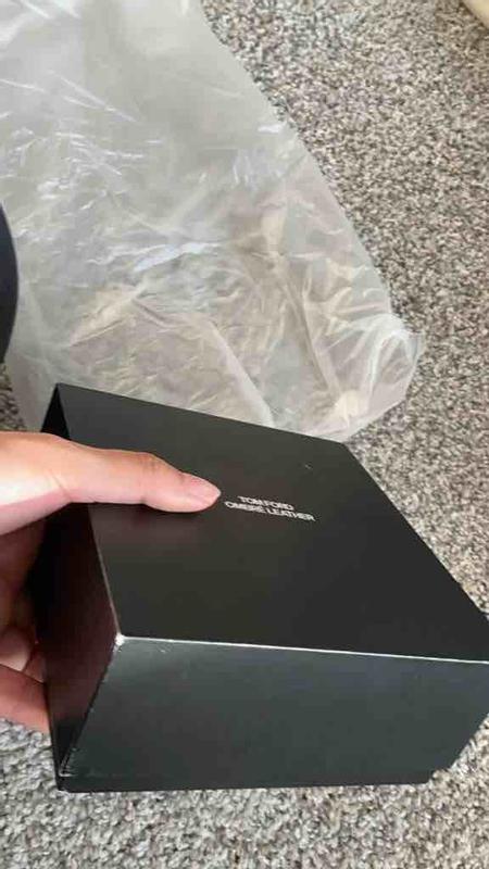 Customer photo for "Dirty and open product"