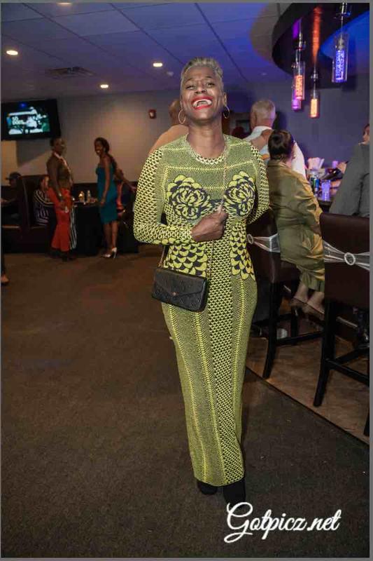 Review Thumbnail Image 0 236652275