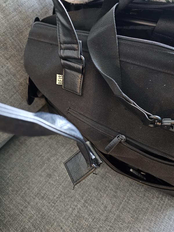 Customer photo for "I must have gotten a lemon 🍋 of a weekender"