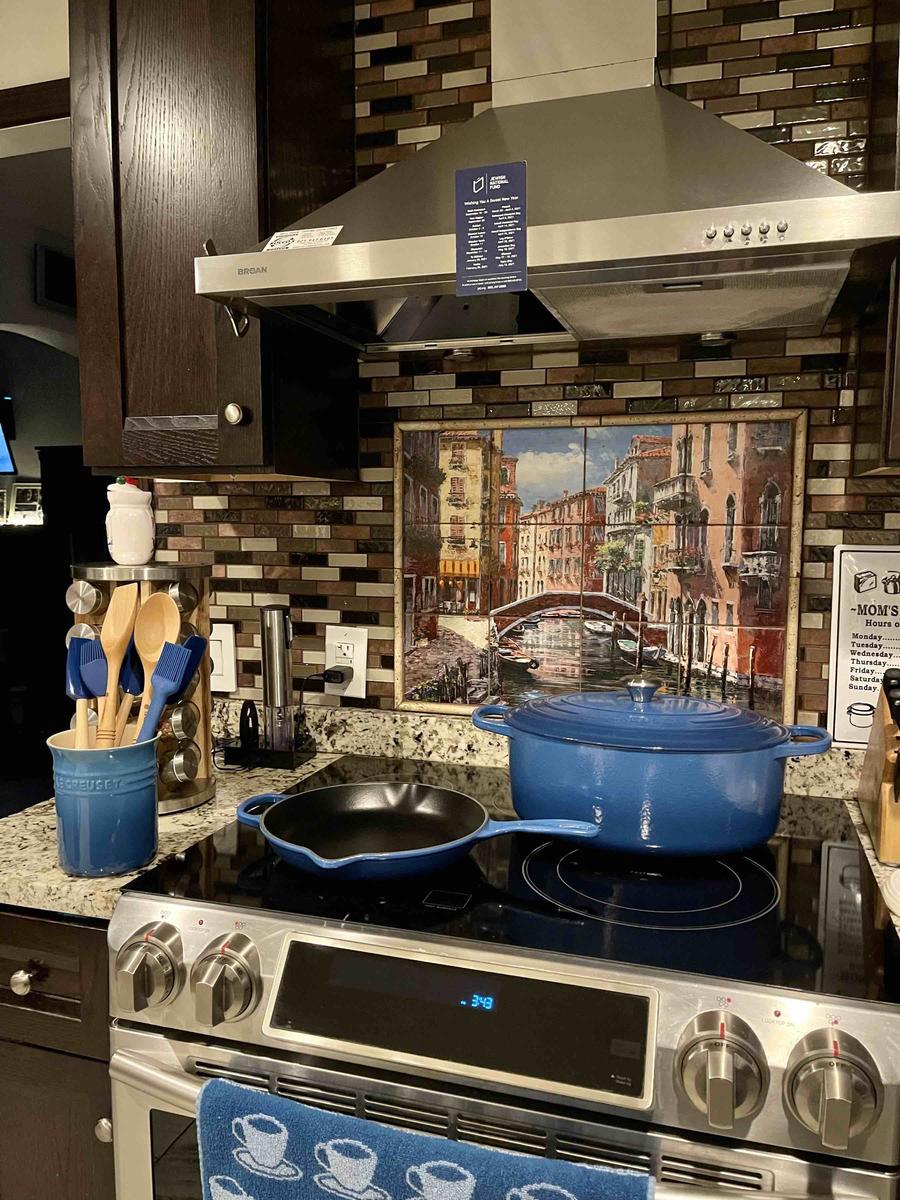 Review Thumbnail Image 0 204584693