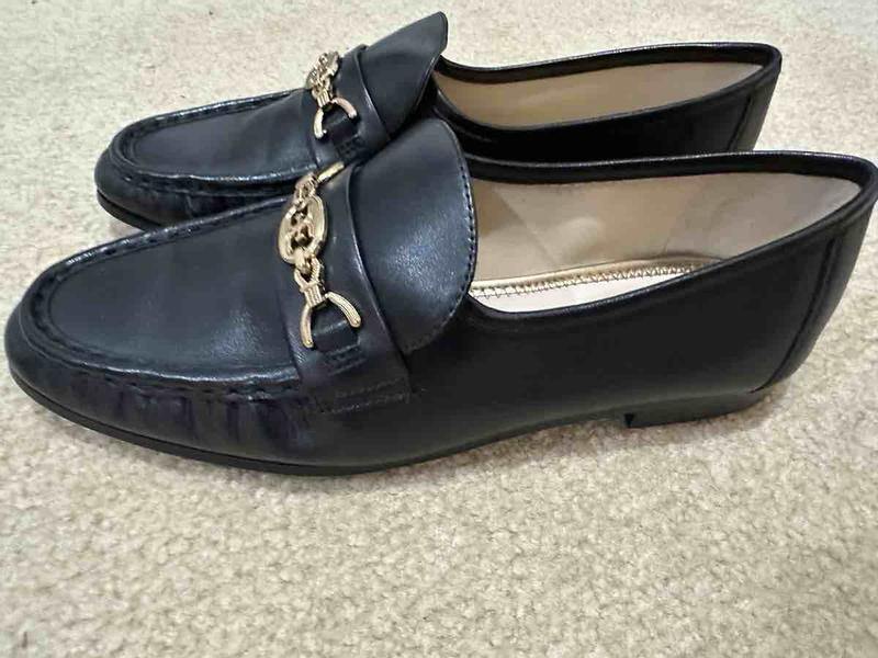 Customer photo for "Great, comfy loafer at affordable price"