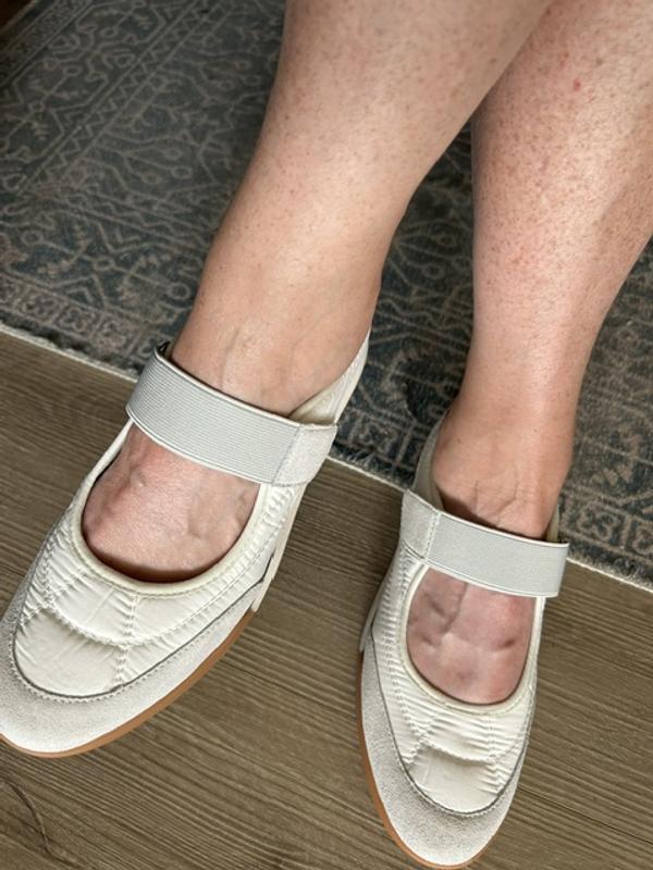 Customer photo for "Very Comfy Shoe!!"