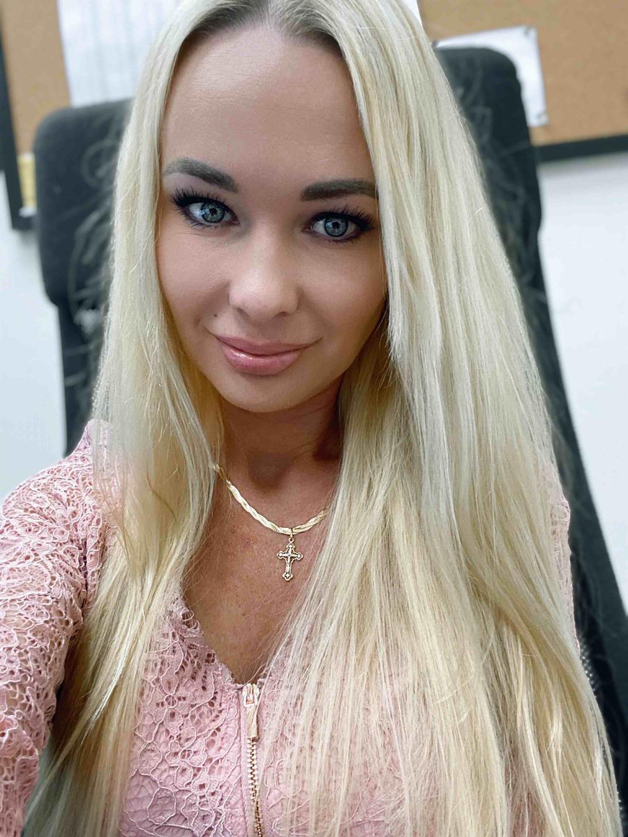 Customer photo for "great for fine hair"